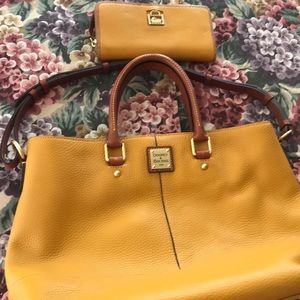 Dooney and Bourke totebag and matching wallet